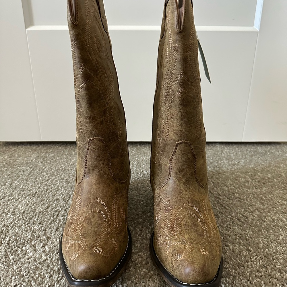 NEW Roper Riley Women's Tan Embroidered Snip Toe Western Boots Size 8 - Picture 3 of 15